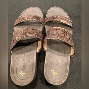 Bare Trap Brown Metallic Gemini Sandals $20